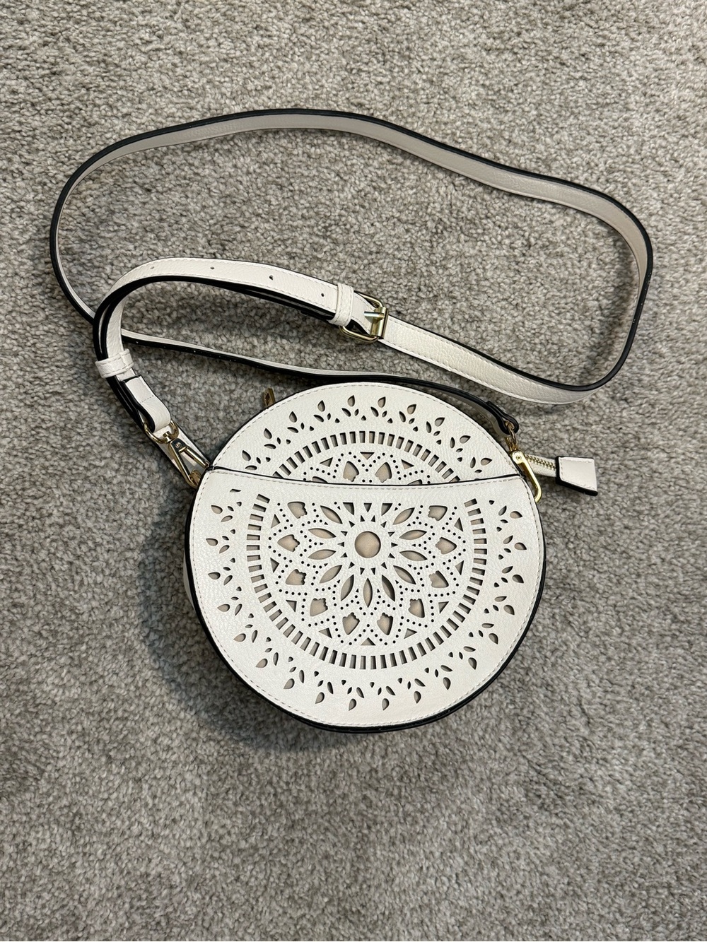 Mud Pie White Round Laser-Cut Boho Circle Crossbody Bag